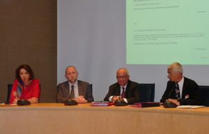 De gauche  droite : Dominique ATTIAS, membre du Conseil National des Barreaux, Jean-Louis DAUMAS, Directeur de la PJJ, Alain POUCHELON Prsident de la Confrence des btonniers, Thierry WICKERS, Prsident du Conseil National des barreaux.